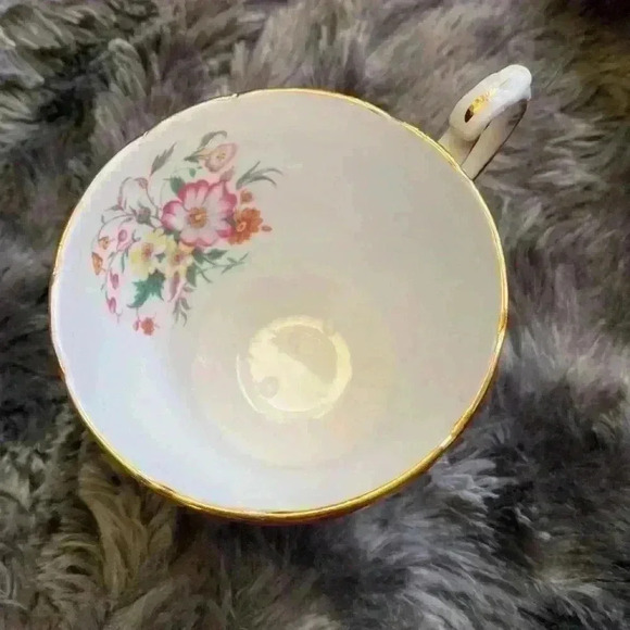 Red Paragon Tea  Cup And Saucer, Maroon red with flowers - Picture 8 of 12